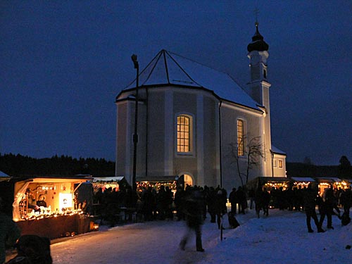 Christkindlmarkt bei St. Leonhard Christkindlmarkt bei St. Leonhard