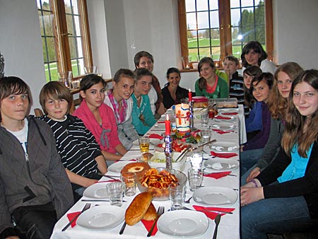 Die Firmgruppe in der Klause Die Firmgruppe in der Klause