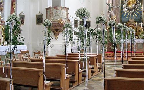 Blumenschmuck einer Hochzeit in St. Leonhard Blumenschmuck einer Hochzeit in St. Leonhard